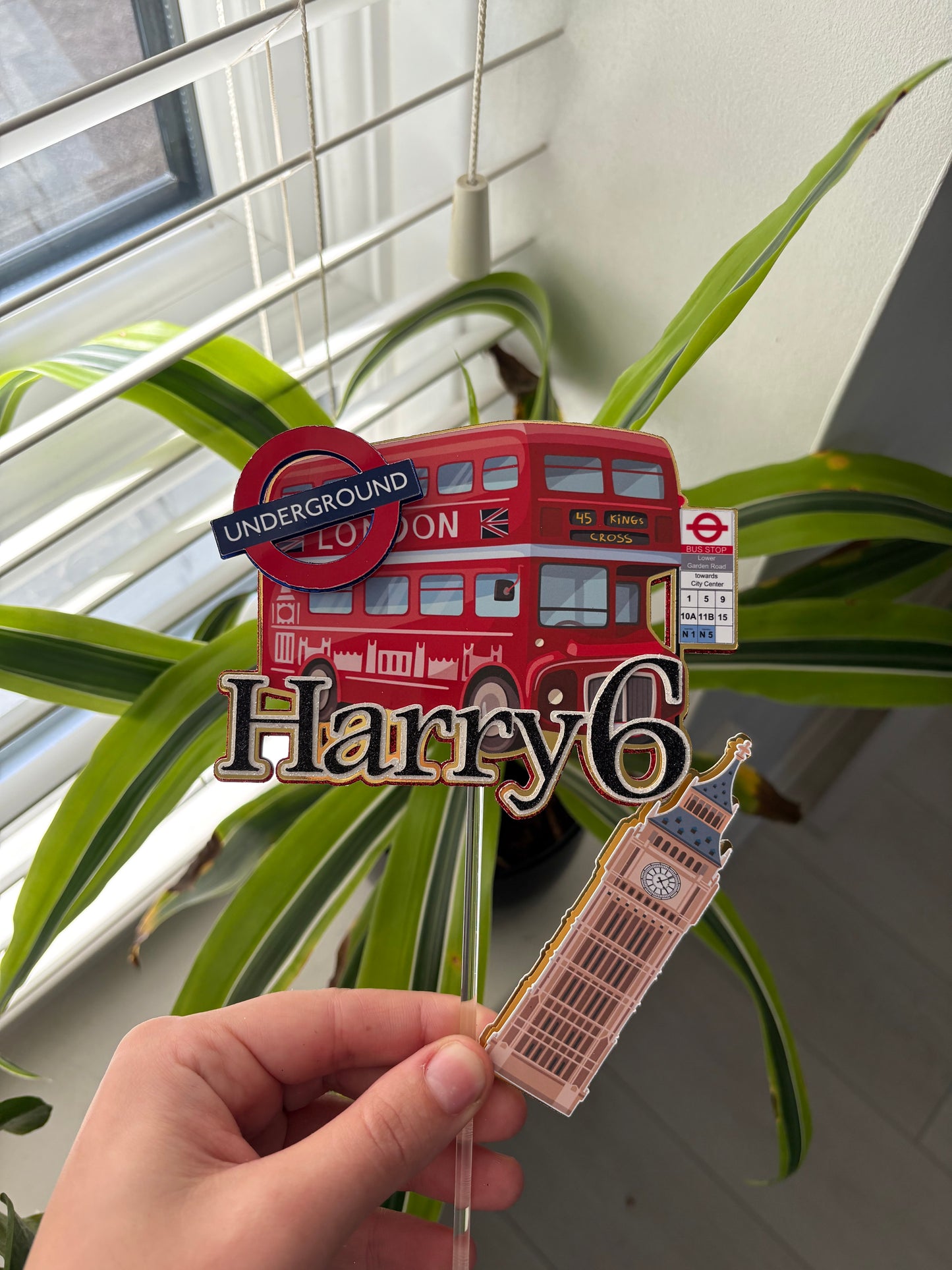 London Bus Cake Topper – Personalised Birthday Cake Decoration, Custom London Bus Cake Topper – Perfect London-Themed Party Decor