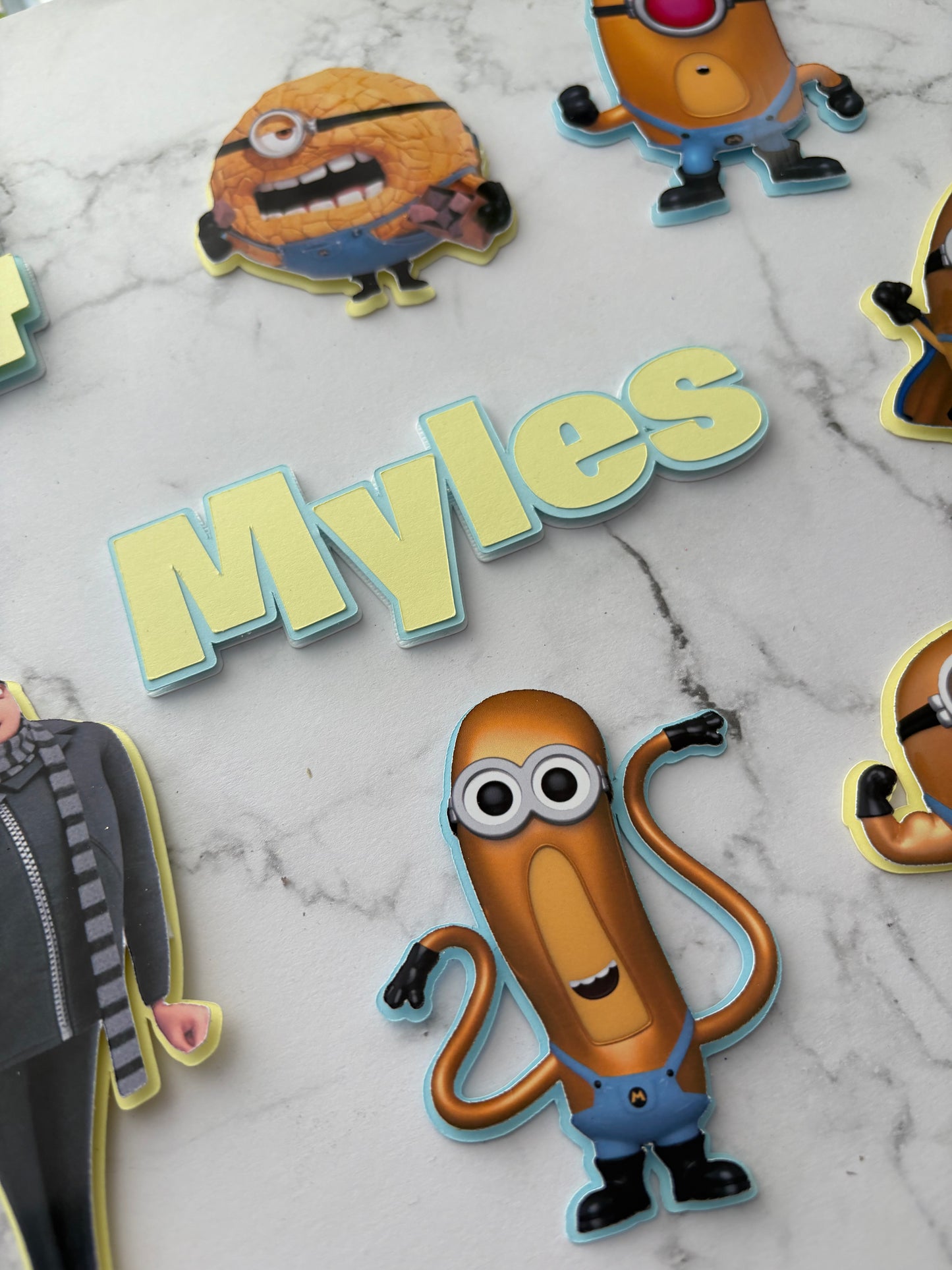 Personalised Despicable Me Cake Topper, Minion Cake Topper, Minion Cake Cake Charms