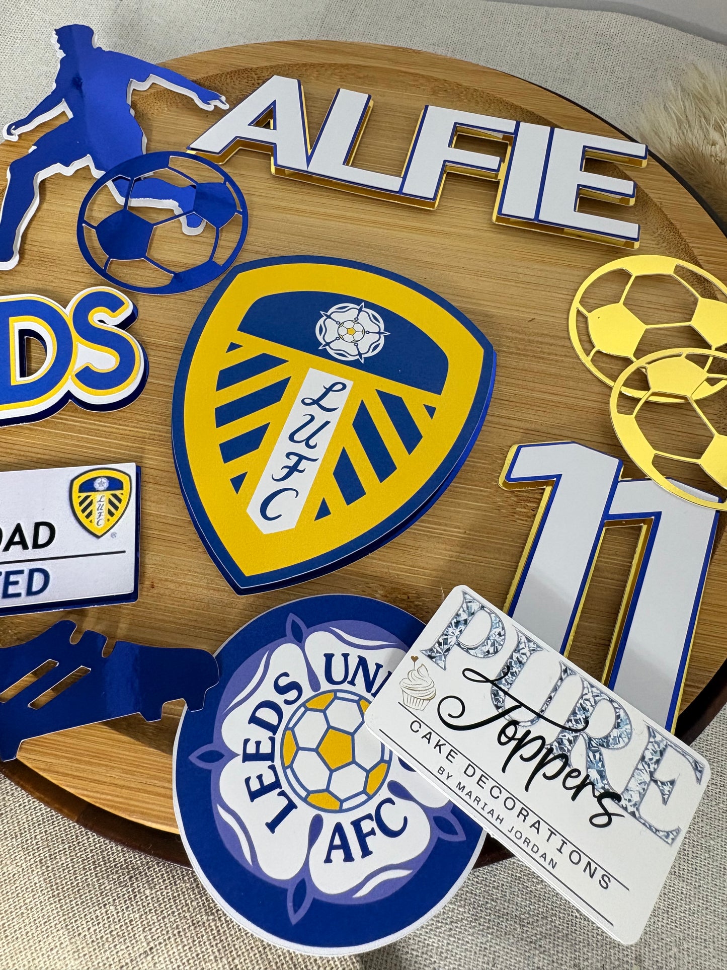 Personalised Leeds United Football Cake Topper Set – Custom Birthday Cake Decorations