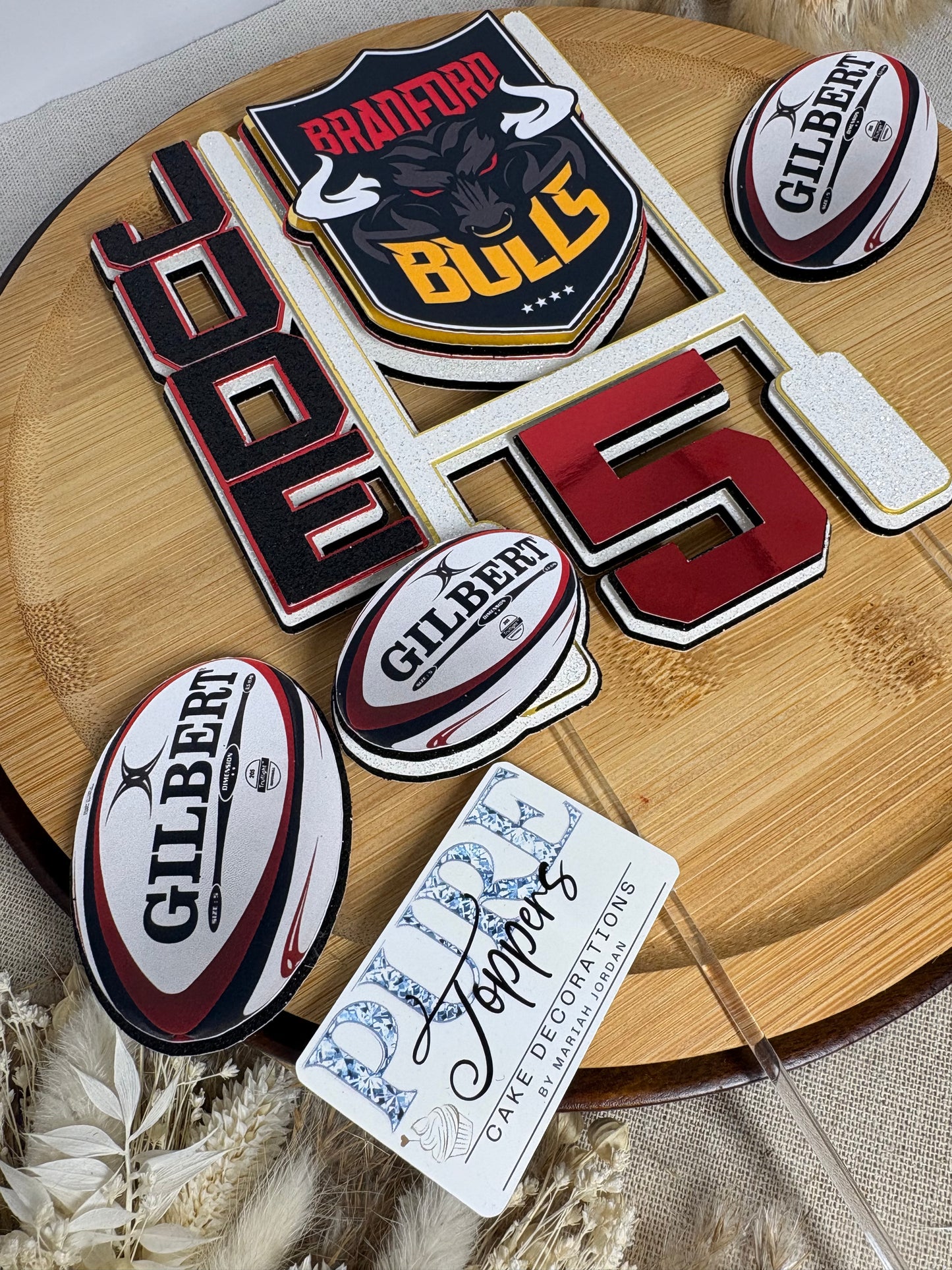 Custom Bradford Bulls rugby cake decoration for birthday celebrations